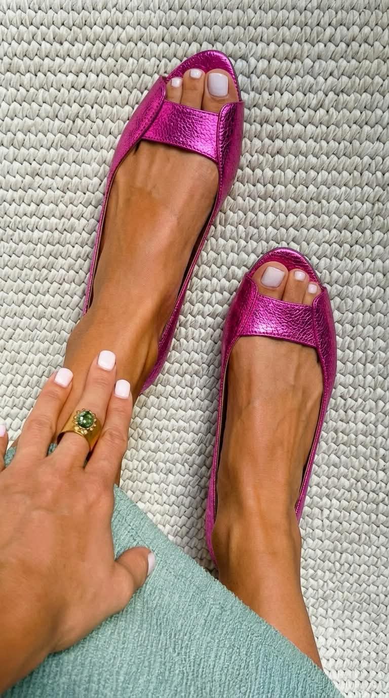 Chic Metallic Peep Toe Ballerinas in Champagne Gold