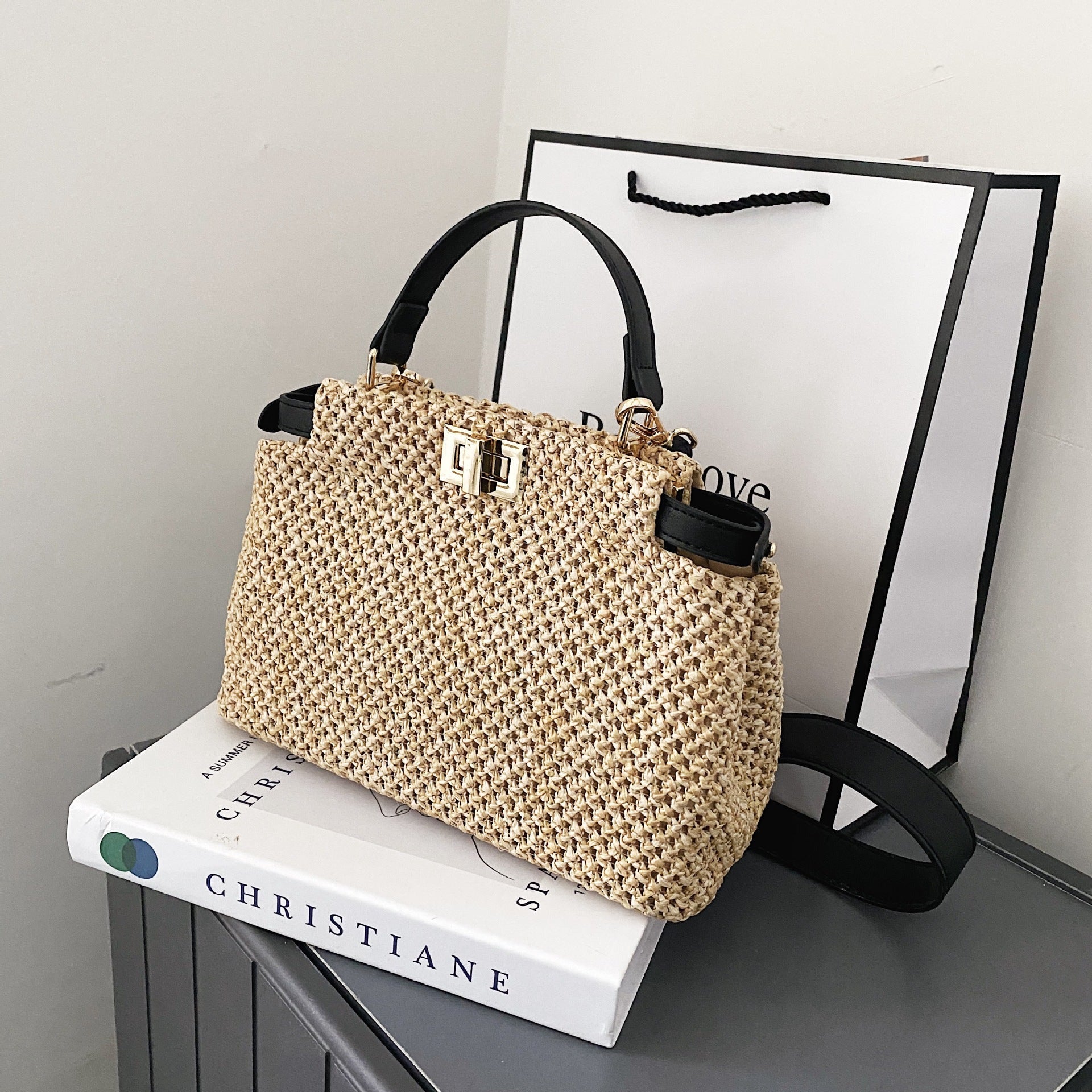 Portable Straw Bag | Stylish and Eco-Friendly