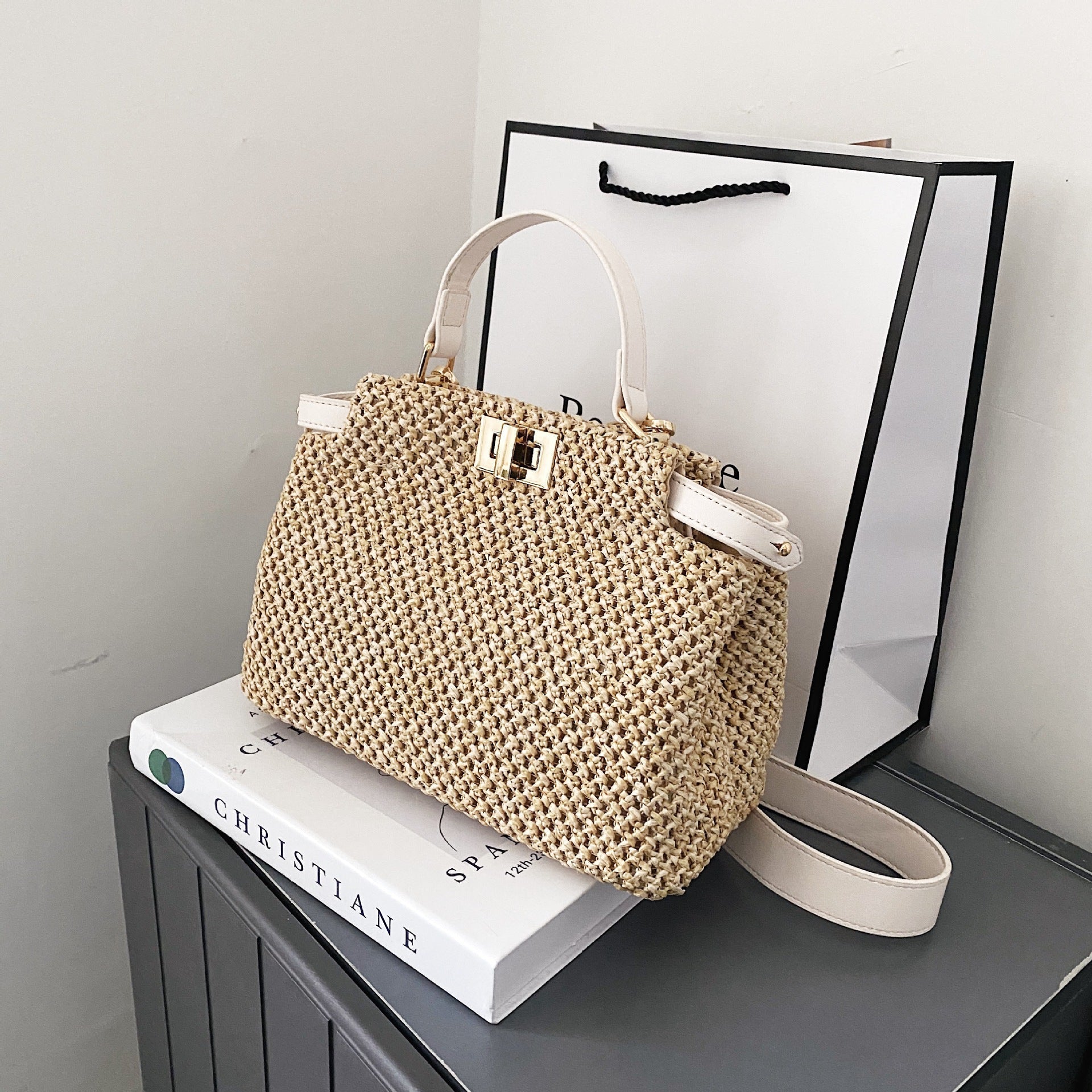 Portable Straw Bag | Stylish and Eco-Friendly