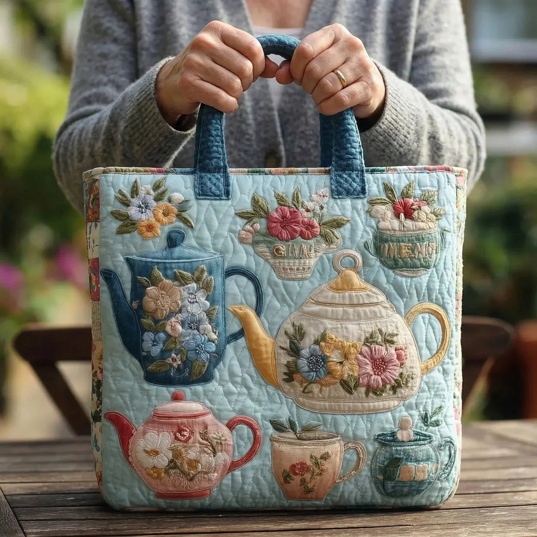 Quilted Floral Bag in Spring Pattern – Two Sizes